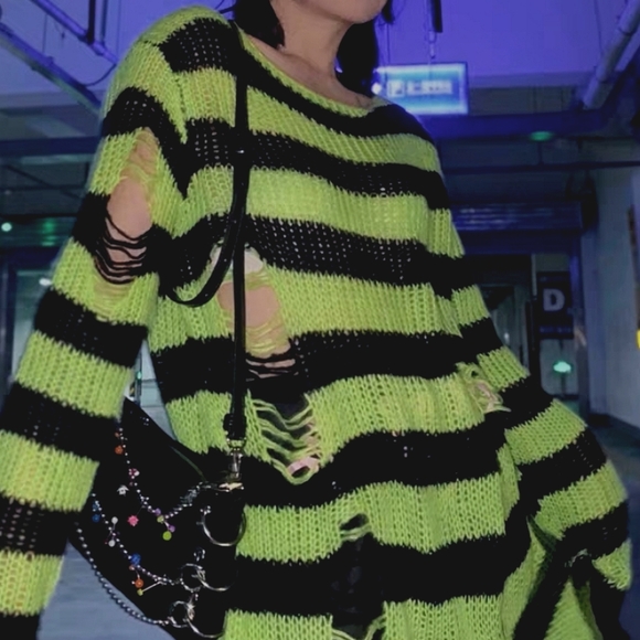 Knit sweater - Picture 4 of 4